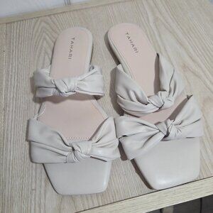 Tahari Beige Faux Leather Knotted Toe Straps Flat Slide Sandals Size 8.5